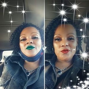 Meet your Posher, Deneen